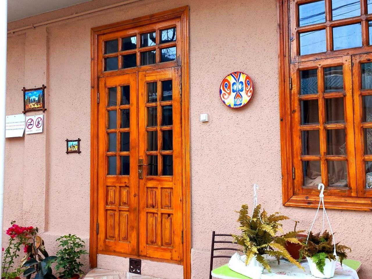 Istirohat Guest House Szamarkand Kültér fotó